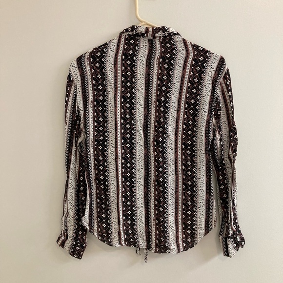 All in Favor Blouse Women Small Black Brown Paisley All Over Print Tie Front - Picture 5 of 6